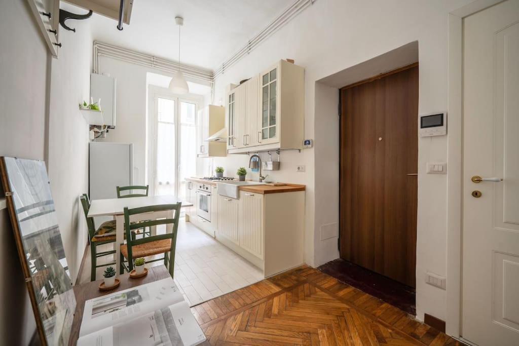 Nice Apartment In Milan Porta Venezia Duomo Luaran gambar